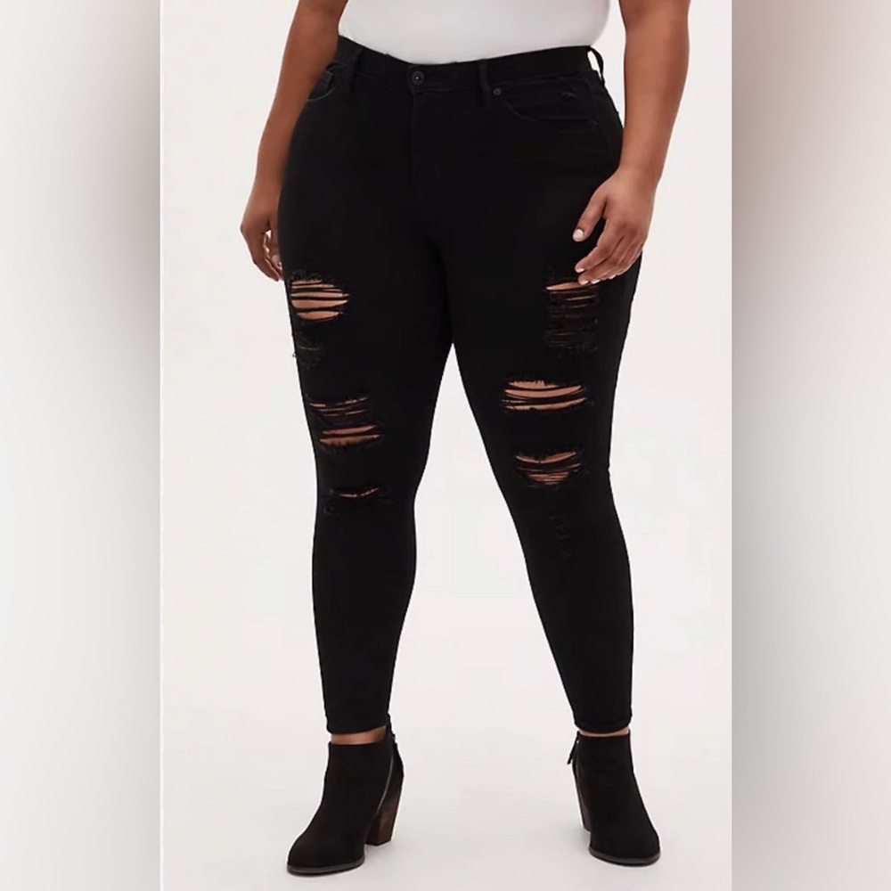 Torrid Sky High Skinny Black Distressed Stretch Premium Jeans size 22R